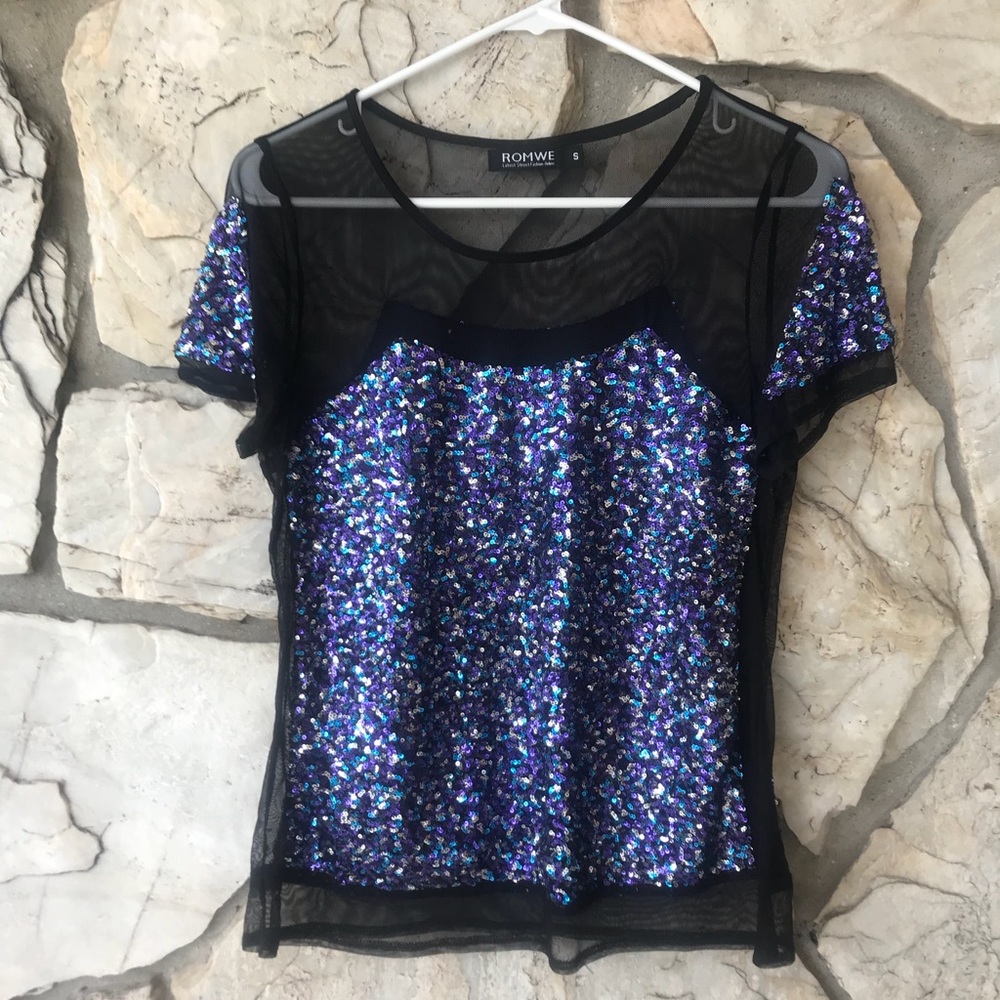 Romwe size small beautiful sequin top